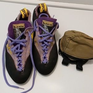 Women's climbing shoes with chalk bag bonus great condition❣️